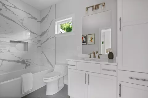 Bath - 103 Wayne Rd, Needham, MA 02494 photo 3 of 3