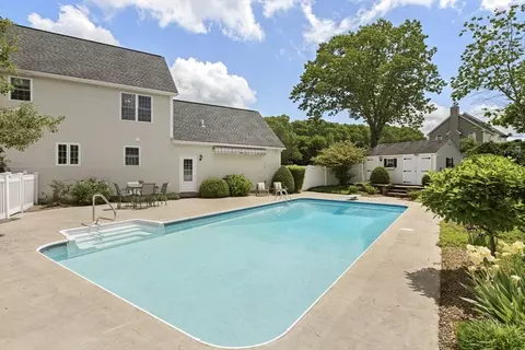 Exterior - 11 Boundary Stone Rd, Sutton, MA 01590 photo 3 of 7