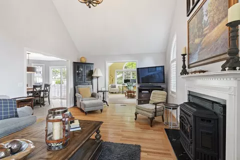 Living - 11 Boundary Stone Rd, Sutton, MA 01590 photo 1 of 1