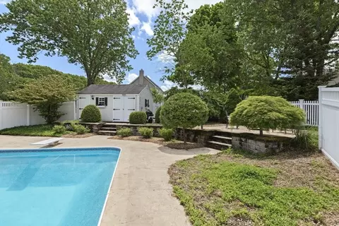 Exterior - 11 Boundary Stone Rd, Sutton, MA 01590 photo 4 of 7