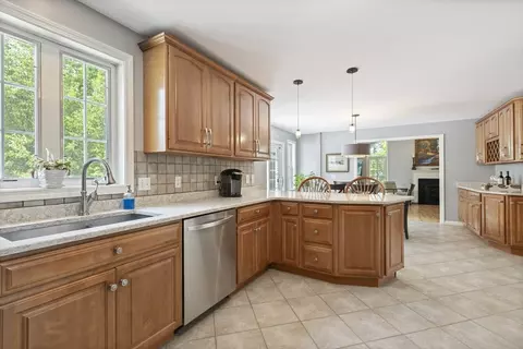 Kitchen - 11 Boundary Stone Rd, Sutton, MA 01590 photo 3 of 4