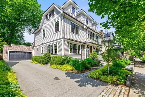 53 Crowninshield Rd, Brookline, MA 02445 photo 3