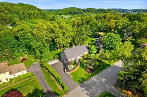 74 Blueberry Hill Ln, North Andover, MA 01845
