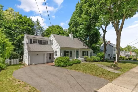 19 Pine Hill Cir, Wakefield, MA 01880