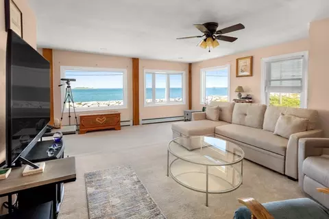 40 Ocean Ave, Hull, MA 02045