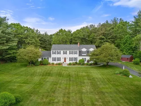 21 King Philip Path, Mendon, MA 01756 photo 2