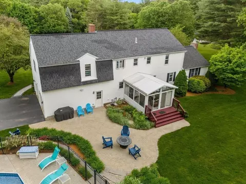 21 King Philip Path, Mendon, MA 01756 photo 3