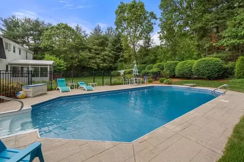 21 King Philip Path, Mendon, MA 01756 photo 8