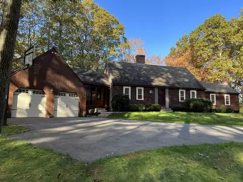 21 Rowley Bridge Rd, Topsfield, MA 01983