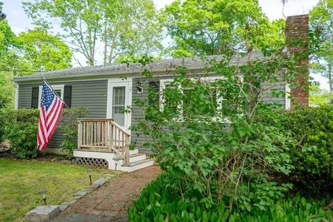 55 Hilltop Rd, Mashpee, MA 02649 photo 13