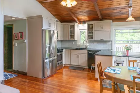 55 Hilltop Rd, Mashpee, MA 02649