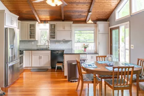 55 Hilltop Rd, Mashpee, MA 02649 photo 2