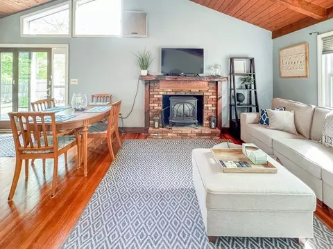 55 Hilltop Rd, Mashpee, MA 02649 photo 9