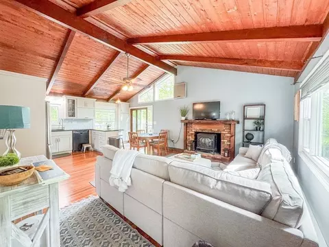 55 Hilltop Rd, Mashpee, MA 02649 photo 8