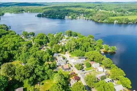 96 Lakeshore Dr, West Brookfield, MA 01585