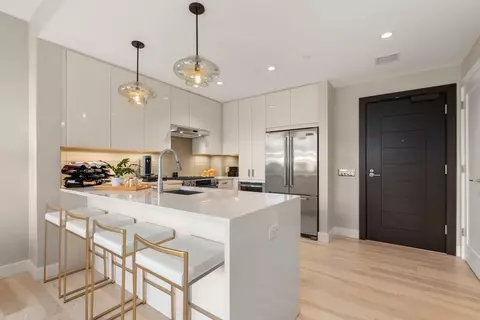 32 Traveler St #412, Boston, MA 02118