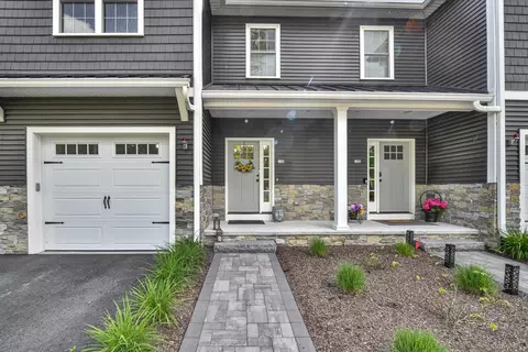 17 Glenwood Ave #D, Foxboro, MA 02035