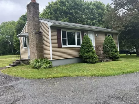 15 Fifth Ave, Westport, MA 02790