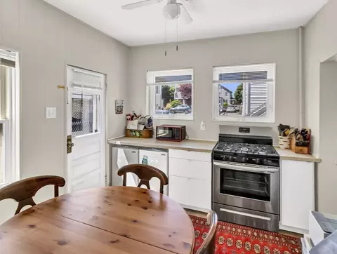 52 H St, Hull, MA 02045 photo 32