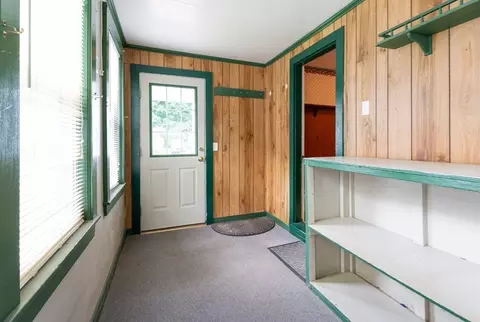 Entry Way - 86 Epping St, Lowell, MA 01852 photo 4 of 7