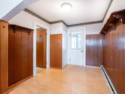 Entry Way - 86 Epping St, Lowell, MA 01852 photo 2 of 7