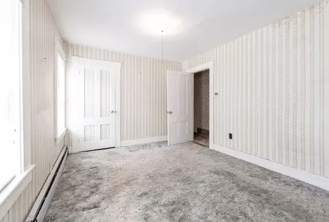 Bedroom - 86 Epping St, Lowell, MA 01852 photo 5 of 9