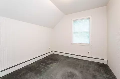 Bedroom - 86 Epping St, Lowell, MA 01852 photo 4 of 9