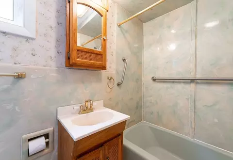 Bath - 86 Epping St, Lowell, MA 01852 photo 1 of 1