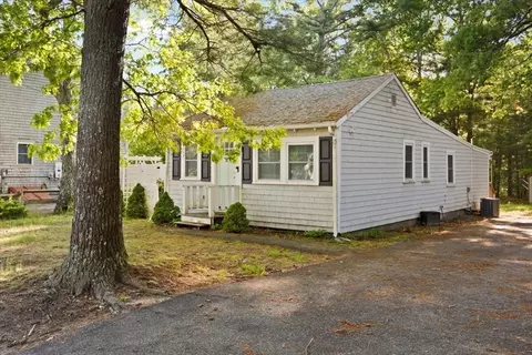 50 Lake Dr, Plymouth, MA 02360