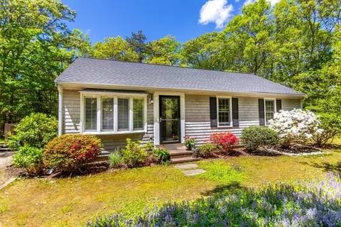 848 Cotuit Rd, Mashpee, MA 02649