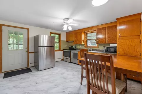 223 Forest St, Reading, MA 01867 photo 4