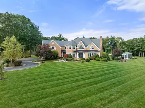 51 Pine St, Dover, MA 02030
