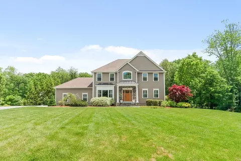 5 Clinton Dr, Rehoboth, MA 02769