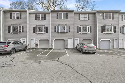 105 Tennis Plaza Rd #6, Dracut, MA 01826