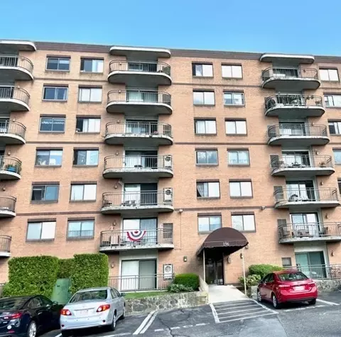 196 Locust St #2-605, Lynn, MA 01904
