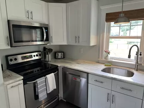 Kitchen - 4 Mohawk Ave, Worcester, MA 01603 photo 2 of 4