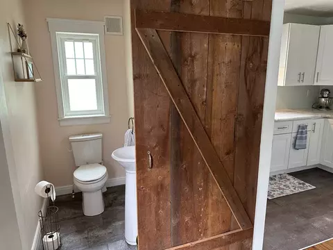 Bath - 4 Mohawk Ave, Worcester, MA 01603 photo 1 of 2