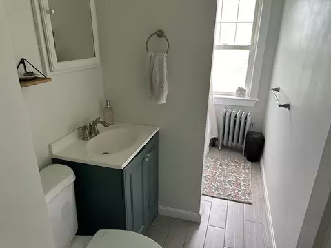 Bath - 4 Mohawk Ave, Worcester, MA 01603 photo 2 of 2