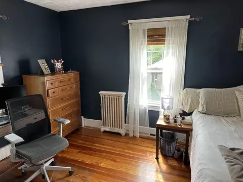 Bedroom - 4 Mohawk Ave, Worcester, MA 01603 photo 2 of 4