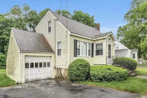 118 Pond St, Stoneham, MA 02180