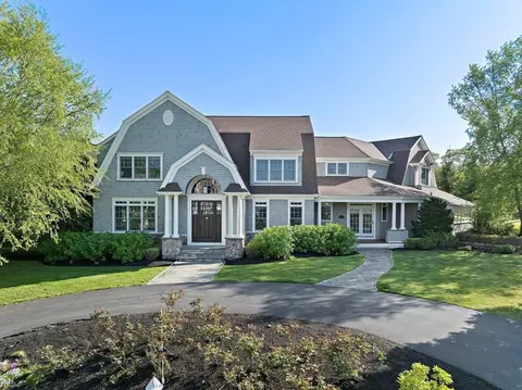 2 Stratford Ter, Cohasset, MA 02025