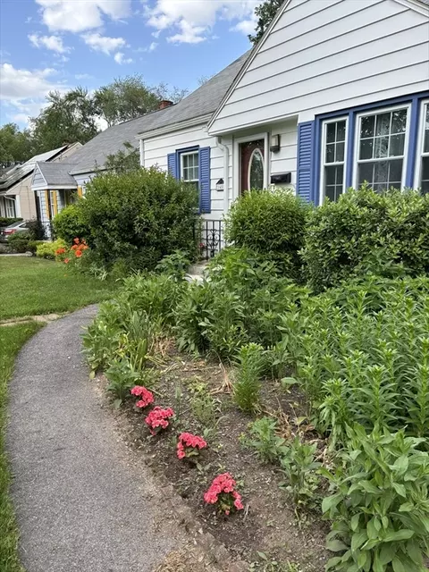 145 Wheeler Ave, Springfield, MA 01118 photo 2