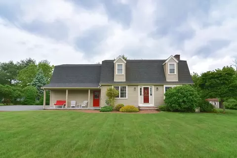 32 Mashpee Dr, North Attleboro, MA 02760