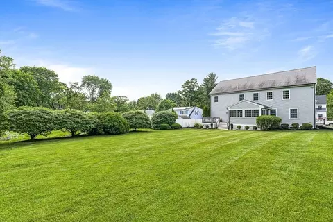 38 Winslow Rd, Reading, MA 01867