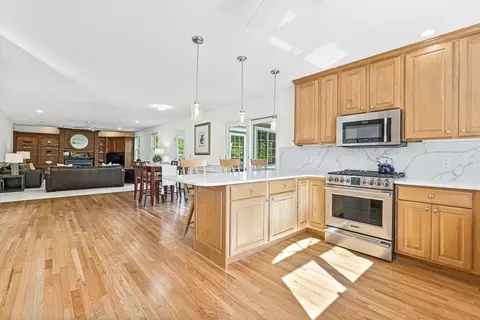 38 Winslow Rd, Reading, MA 01867 photo 13