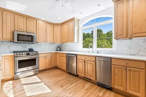 38 Winslow Rd, Reading, MA 01867 photo 12