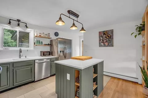 Kitchen - 33 Wendover Rd, Worcester, MA 01606 photo 2 of 6