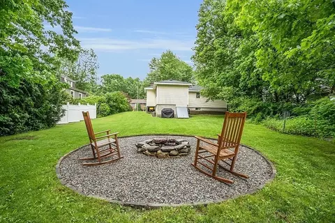 Exterior - 33 Wendover Rd, Worcester, MA 01606 photo 3 of 7