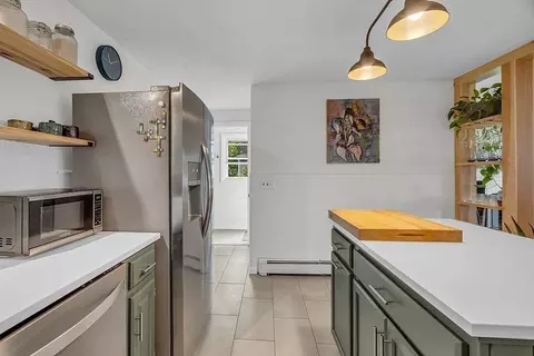 Kitchen - 33 Wendover Rd, Worcester, MA 01606 photo 3 of 6