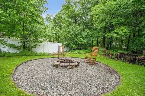 Exterior - 33 Wendover Rd, Worcester, MA 01606 photo 2 of 7